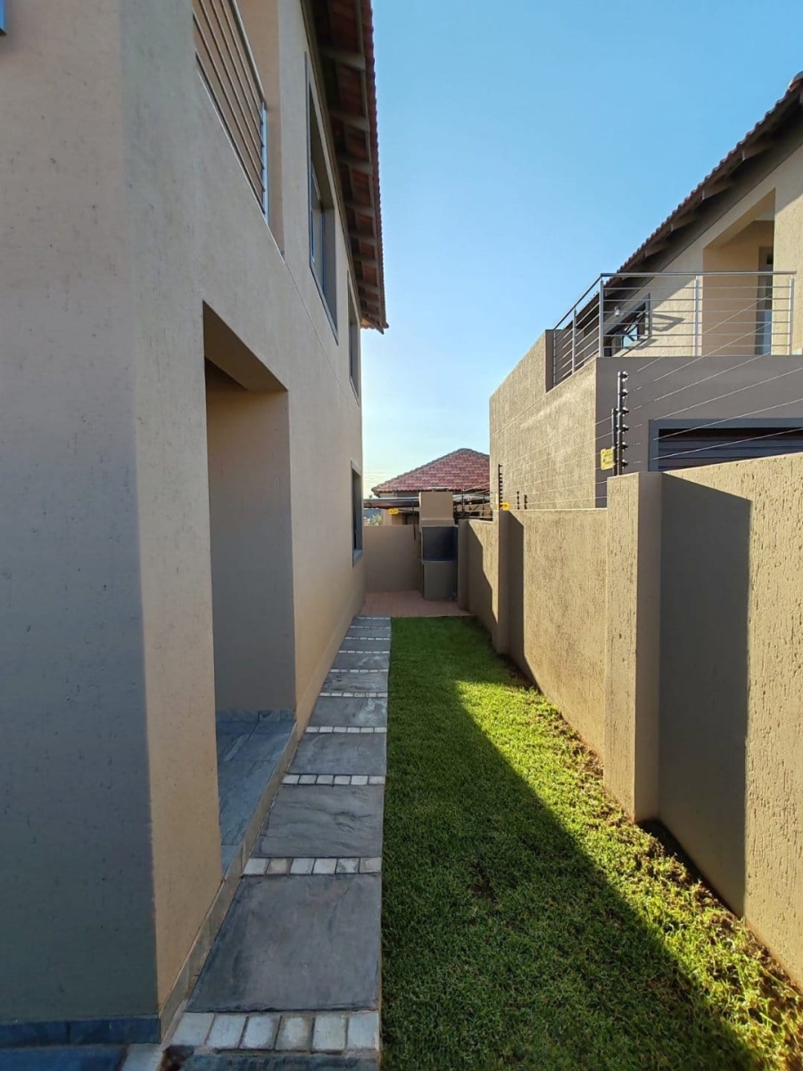 To Let 3 Bedroom Property for Rent in Wilkoppies North West